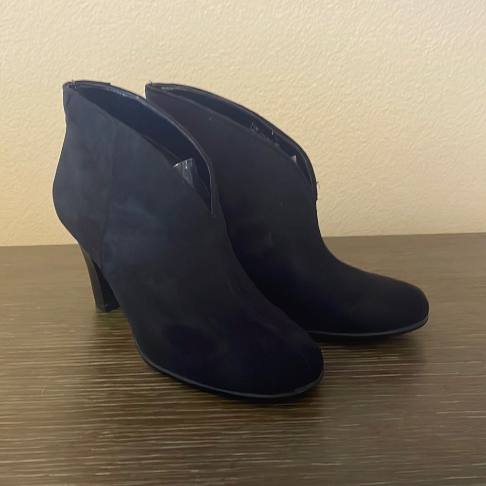 A2 by Aerosoles Black Bootie Heels 7.5 M